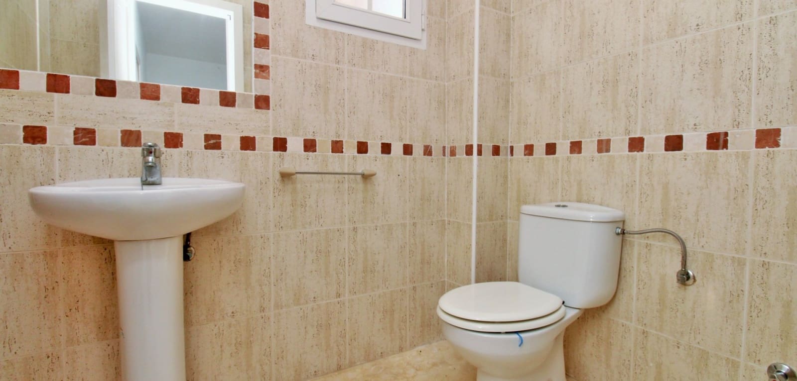 3 makuuhuone Omakotitalo myytävänä paikassa Playa Flamenca mukana uima-altaan - 249 000 € (Ref: 9603059)