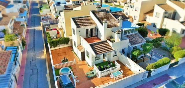3 soverom Hus til salgs i Playa Flamenca, Orihuela med svømmebasseng - € 249 000 (Ref: 9603059)