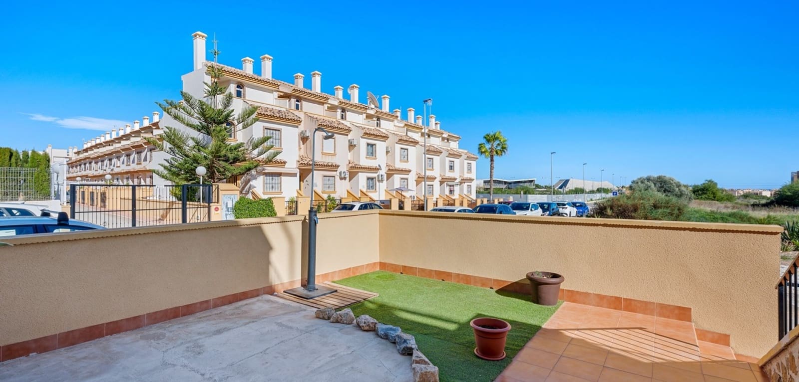 3 makuuhuone Omakotitalo myytävänä paikassa Los Dolses mukana uima-altaan - 289 000 € (Ref: 9603062)