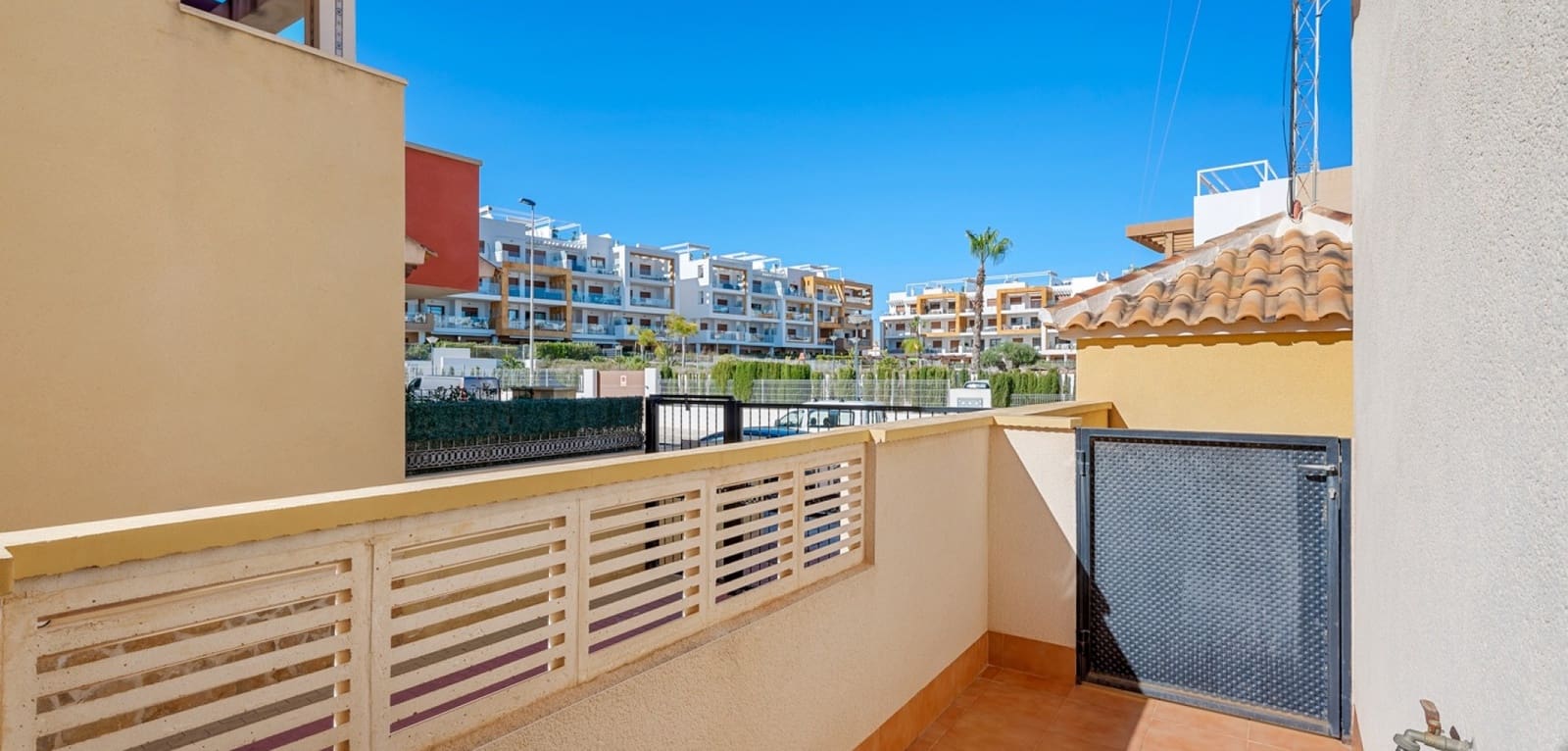 3 makuuhuone Omakotitalo myytävänä paikassa Los Dolses mukana uima-altaan - 289 000 € (Ref: 9603062)