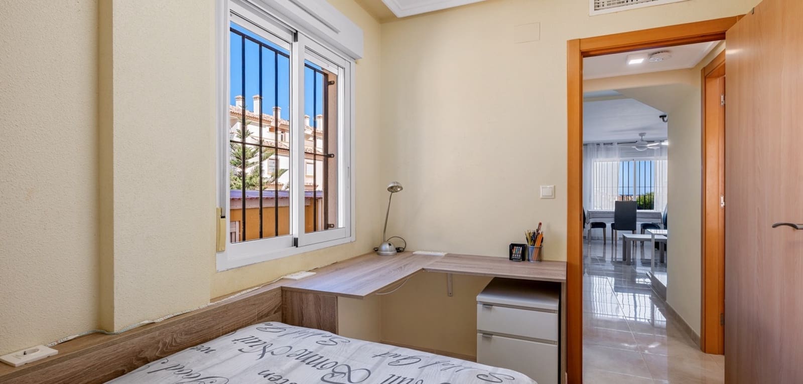 3 makuuhuone Omakotitalo myytävänä paikassa Los Dolses mukana uima-altaan - 289 000 € (Ref: 9603062)