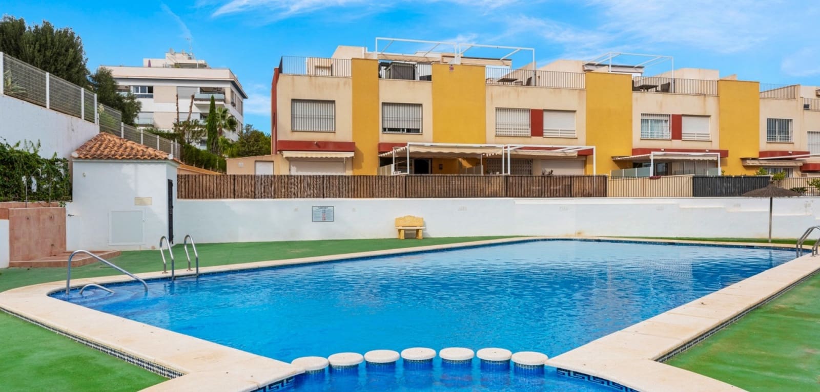 3 makuuhuone Omakotitalo myytävänä paikassa Los Dolses mukana uima-altaan - 289 000 € (Ref: 9603062)