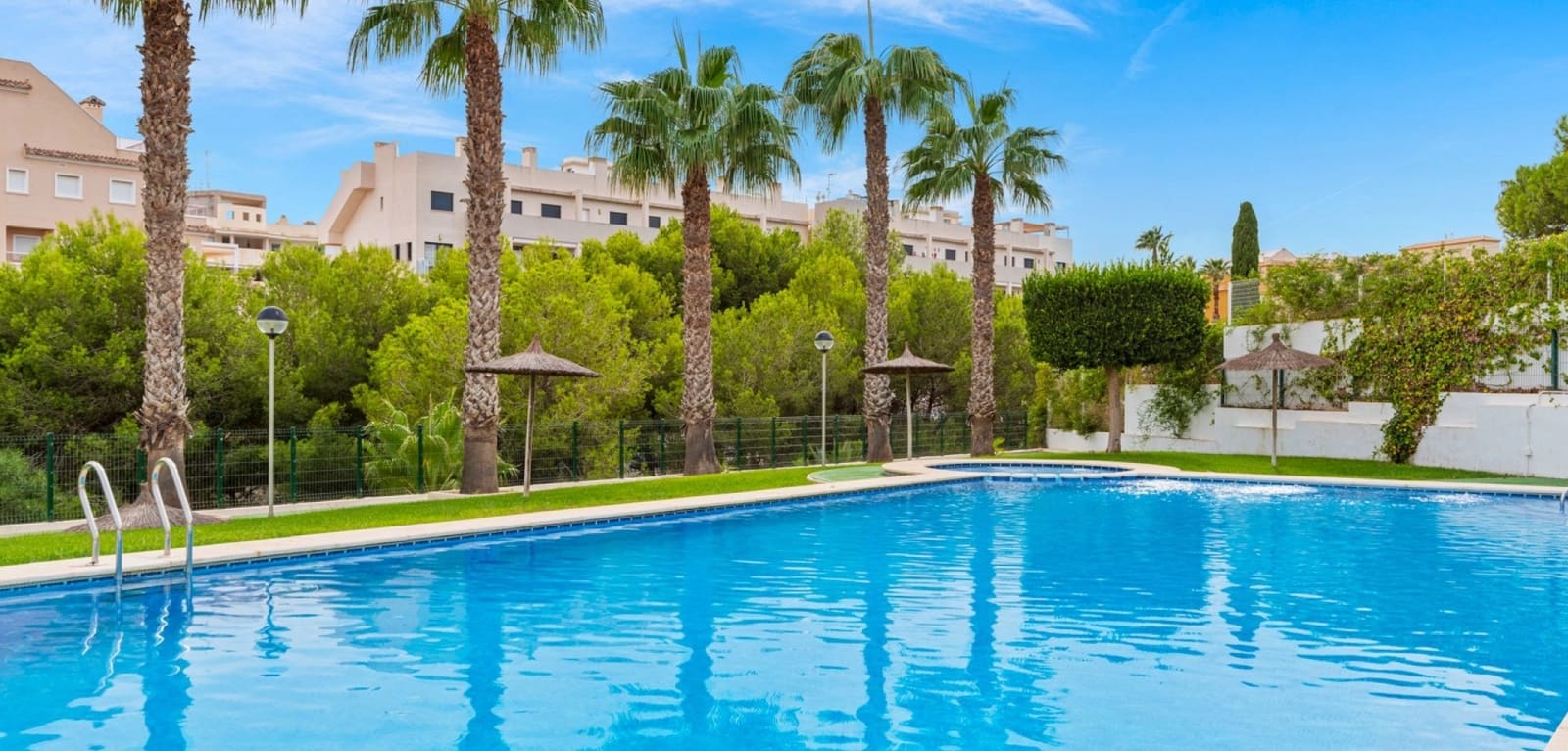 3 makuuhuone Omakotitalo myytävänä paikassa Los Dolses mukana uima-altaan - 289 000 € (Ref: 9603062)