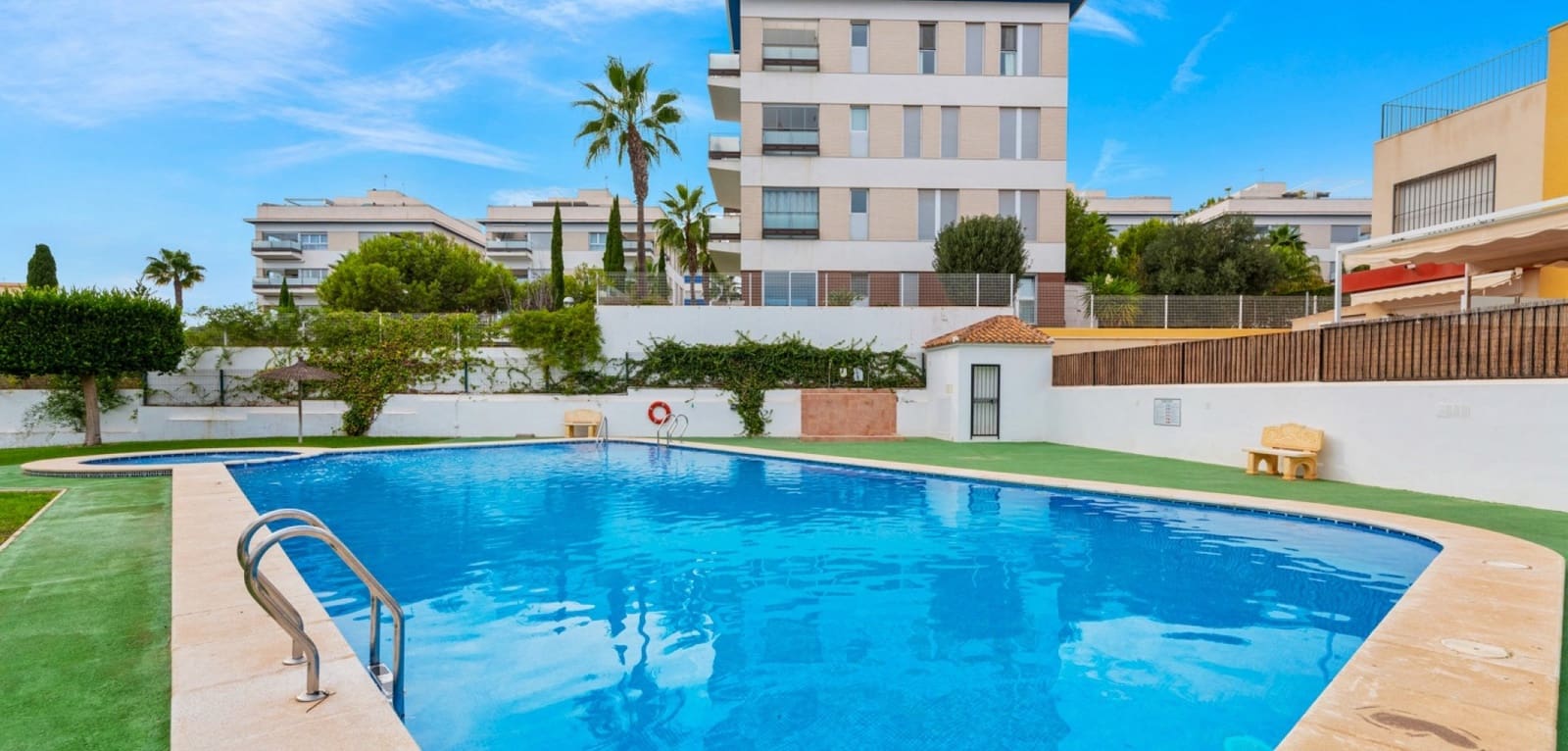 3 makuuhuone Omakotitalo myytävänä paikassa Los Dolses mukana uima-altaan - 289 000 € (Ref: 9603062)