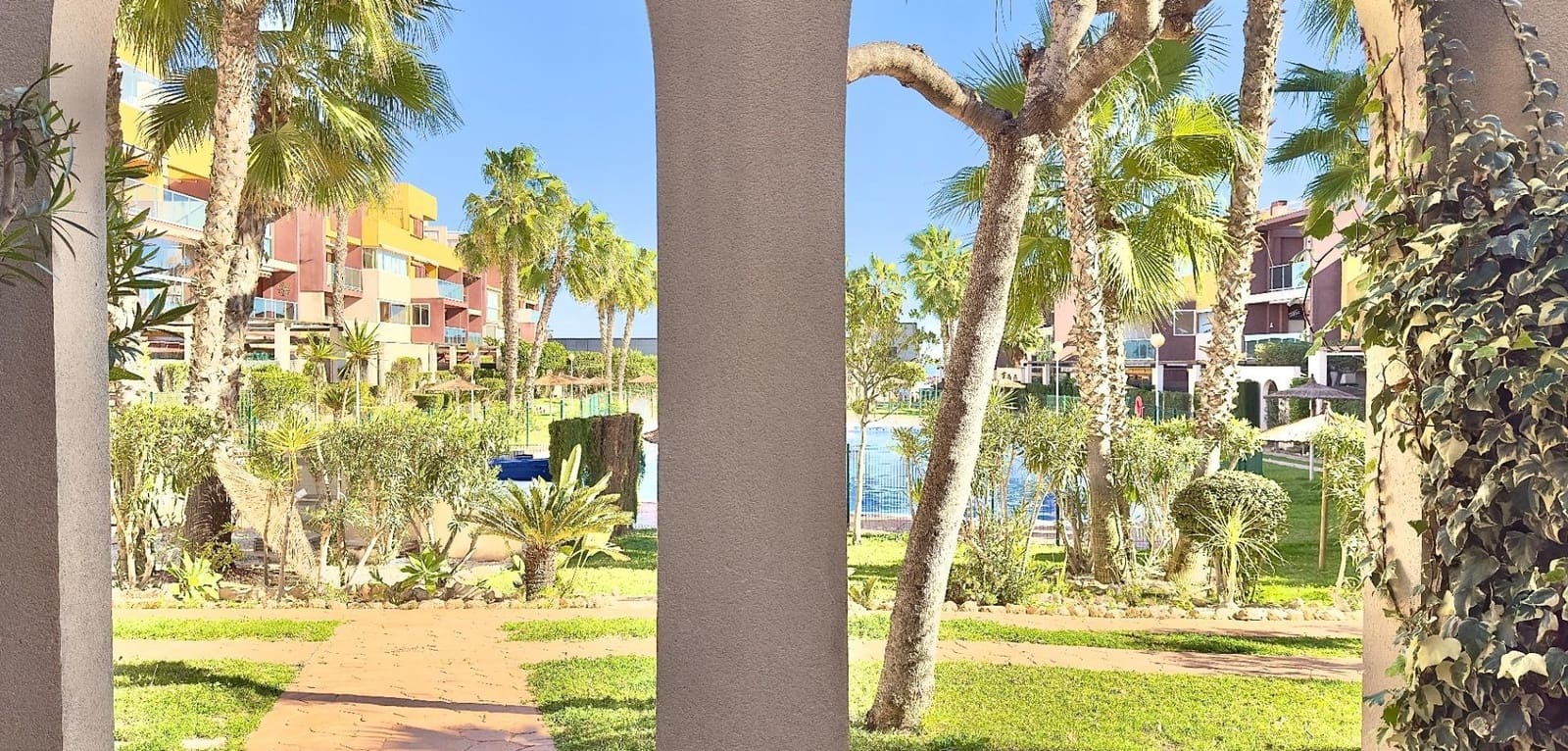 Apartamento de 2 habitaciones en Playa Flamenca en venta con piscina - 249.000 € (Ref: 9609975)