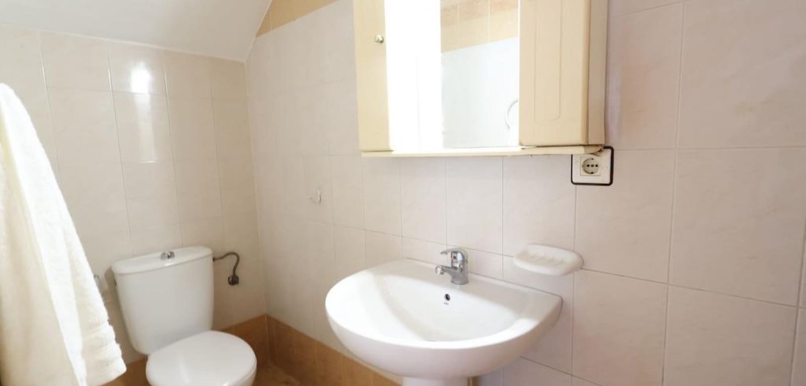 3 makuuhuone Omakotitalo myytävänä paikassa El Limonar mukana uima-altaan - 205 000 € (Ref: 9611902)