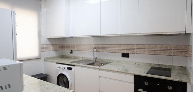 3 makuuhuone Omakotitalo myytävänä paikassa El Limonar, Torrevieja mukana uima-altaan - 205 000 € (Ref: 9611902)