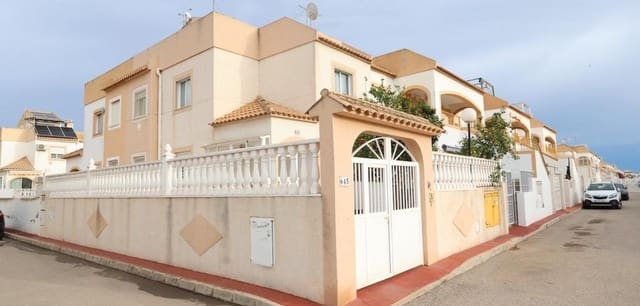 3 makuuhuone Omakotitalo myytävänä paikassa El Limonar, Torrevieja mukana uima-altaan - 205 000 € (Ref: 9611902)