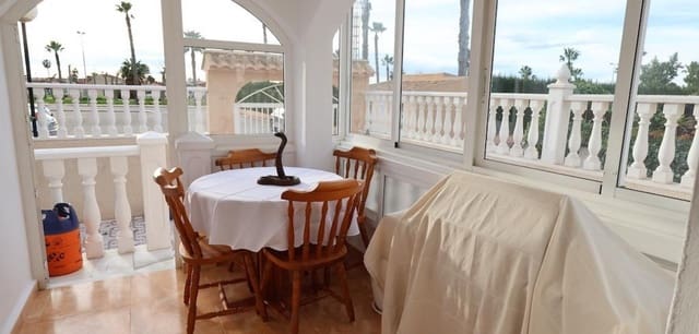 3 makuuhuone Omakotitalo myytävänä paikassa El Limonar, Torrevieja mukana uima-altaan - 205 000 € (Ref: 9611902)