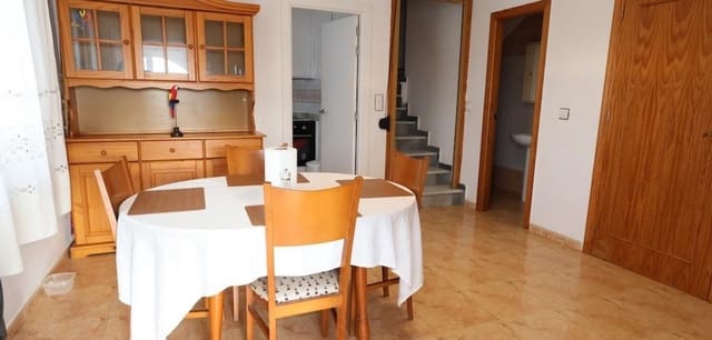3 makuuhuone Omakotitalo myytävänä paikassa El Limonar, Torrevieja mukana uima-altaan - 205 000 € (Ref: 9611902)