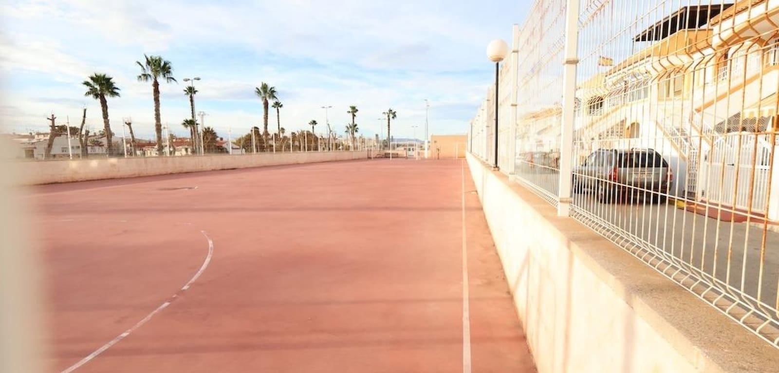 3 makuuhuone Omakotitalo myytävänä paikassa El Limonar mukana uima-altaan - 205 000 € (Ref: 9611902)