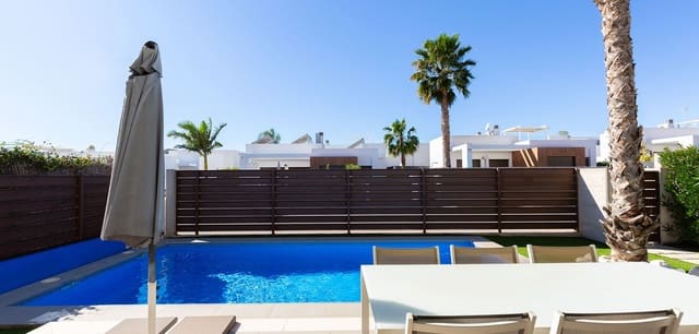 Chalet de 3 habitaciones en Vistabella, Orihuela en venta con piscina - 379.000 € (Ref: 9620718)