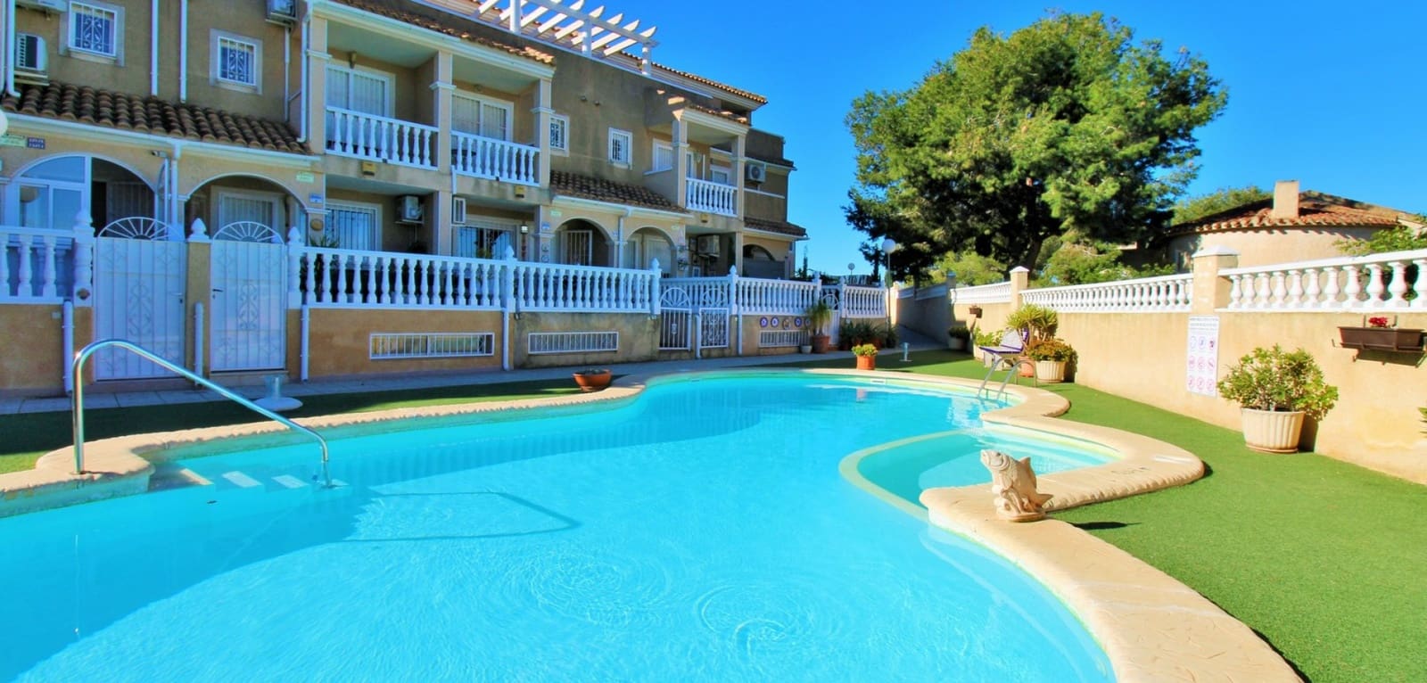 3 quarto Casa em Banda para venda em Playa Flamenca com piscina - 234 900 € (Ref: 9626108)