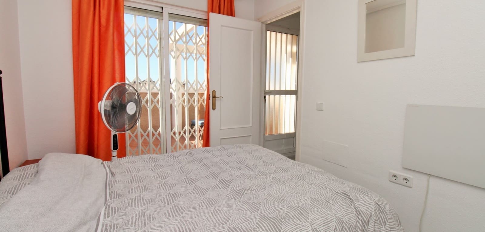 3 quarto Casa em Banda para venda em Playa Flamenca com piscina - 234 900 € (Ref: 9626108)