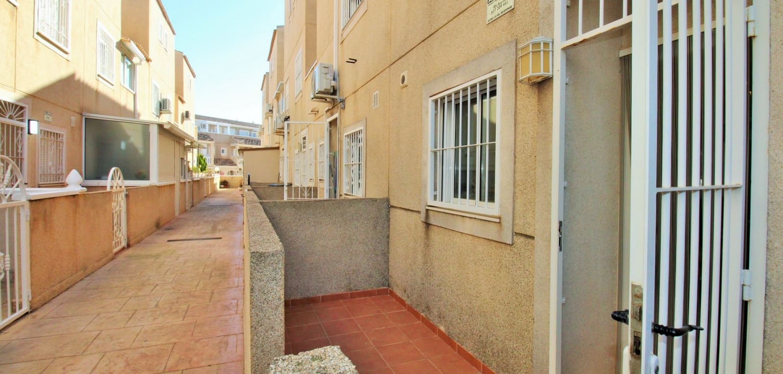 3 quarto Casa em Banda para venda em Playa Flamenca com piscina - 234 900 € (Ref: 9626108)