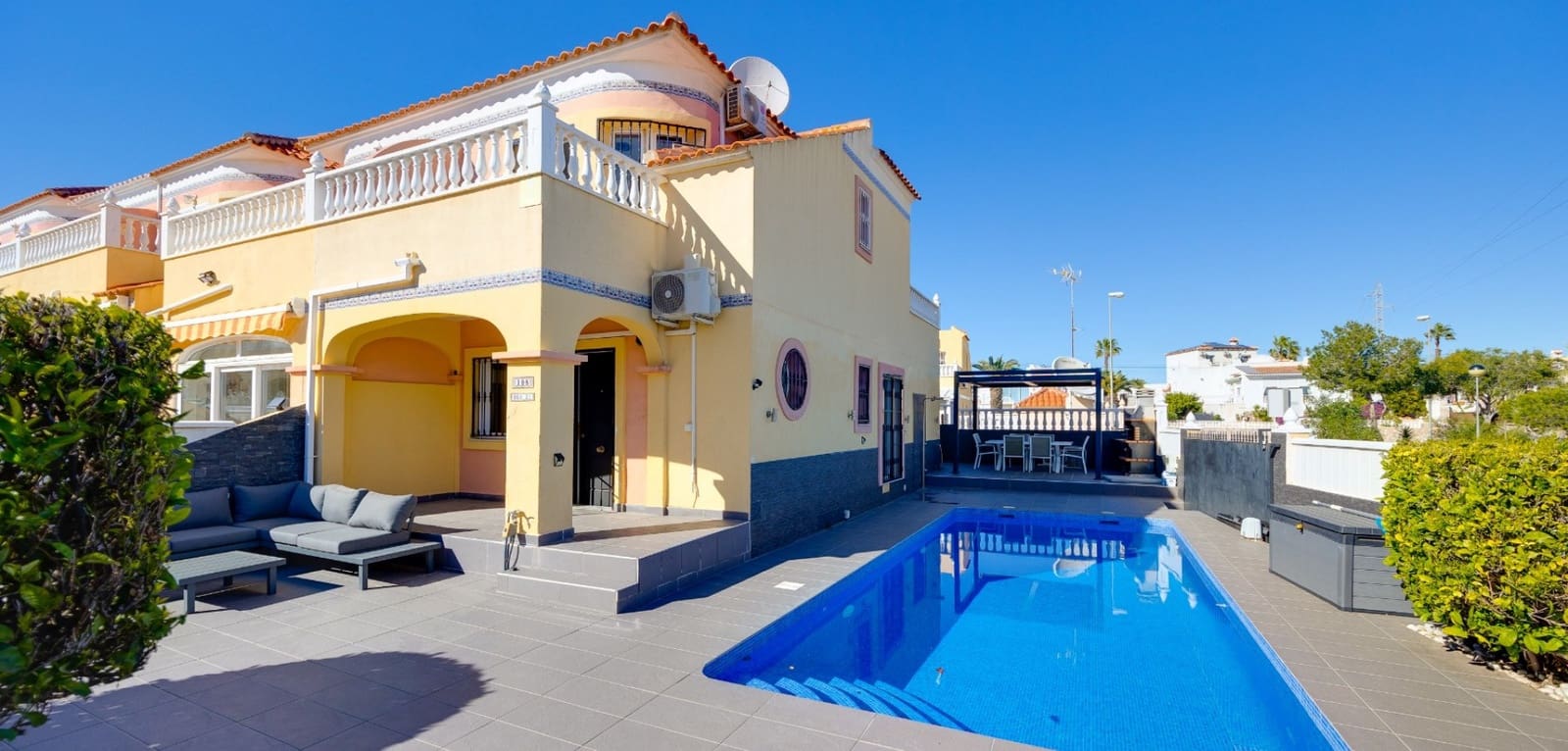 2 camera da letto Villa in vendita in Villamartin con piscina - 229.000 € (Rif: 9626111)