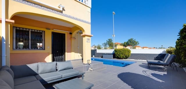 2 soveværelse Villa til salg i Villamartin, Orihuela med swimmingpool - € 229.000 (Ref: 9626111)
