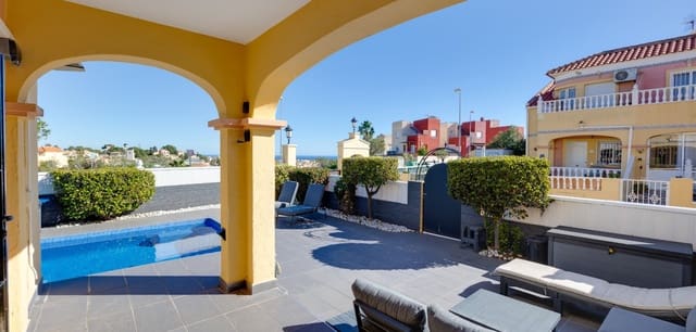 2 soveværelse Villa til salg i Villamartin, Orihuela med swimmingpool - € 229.000 (Ref: 9626111)