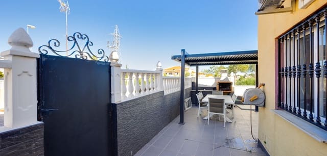 2 soveværelse Villa til salg i Villamartin, Orihuela med swimmingpool - € 229.000 (Ref: 9626111)