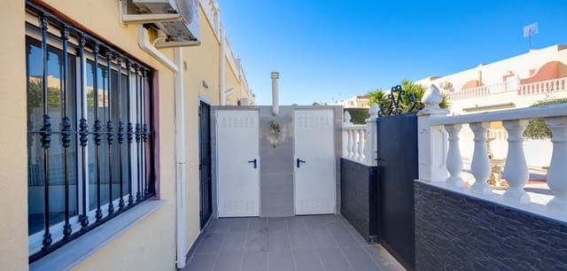 2 soveværelse Villa til salg i Villamartin, Orihuela med swimmingpool - € 229.000 (Ref: 9626111)