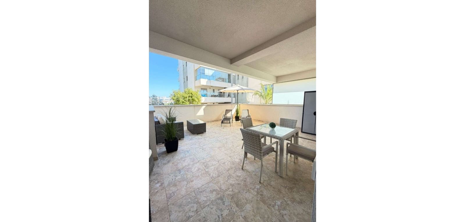 2 soveværelse Lejlighed til salg i Villamartin med swimmingpool - € 220.000 (Ref: 9627998)