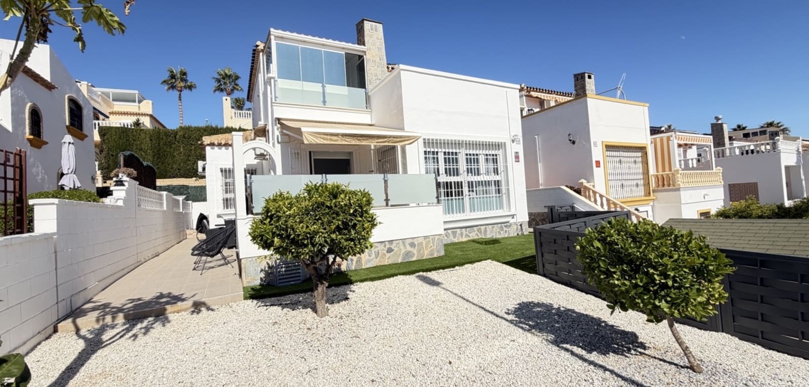 3 makuuhuone Huvila myytävänä paikassa Los Dolses mukana uima-altaan - 389 000 € (Ref: 9628000)