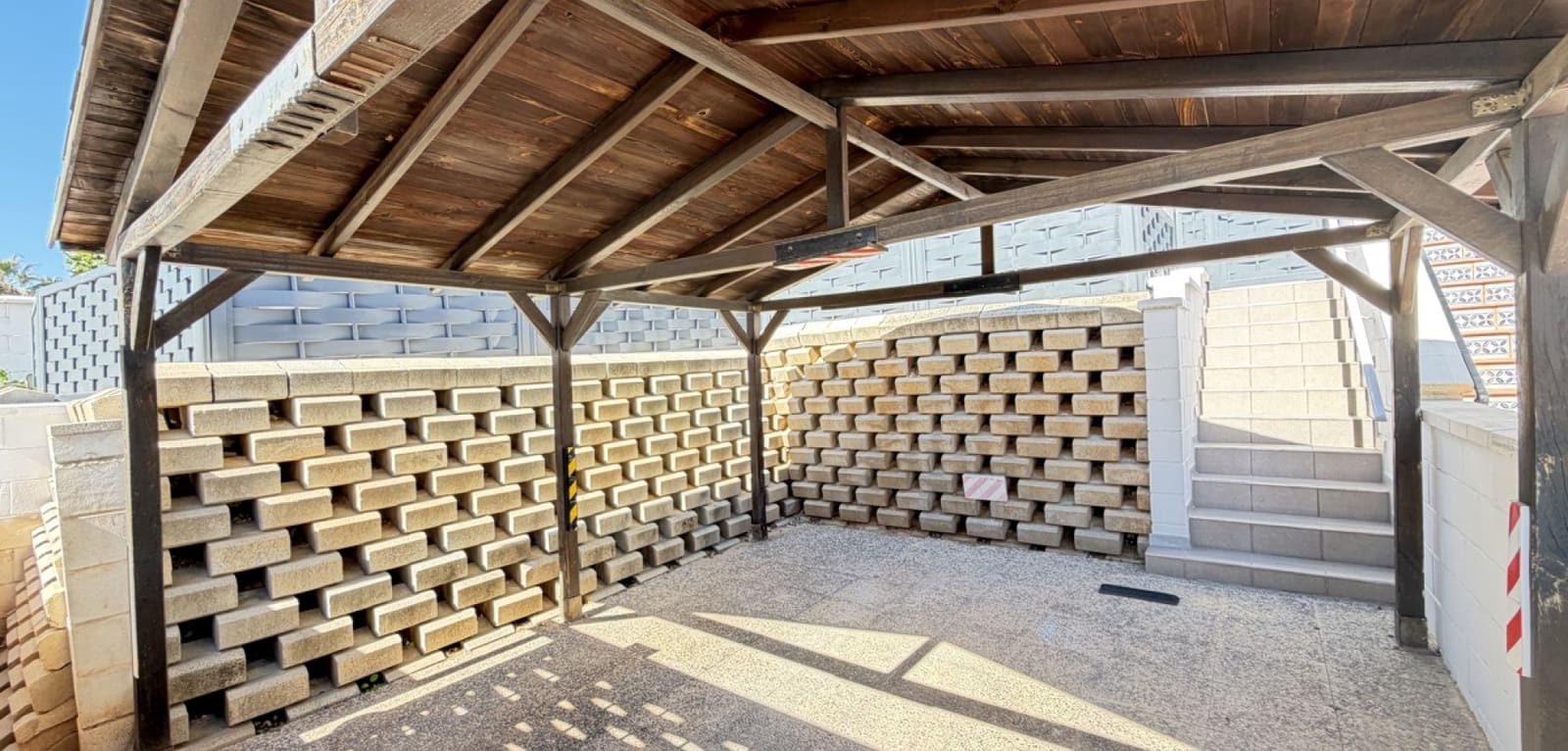 3 makuuhuone Huvila myytävänä paikassa Los Dolses mukana uima-altaan - 389 000 € (Ref: 9628000)