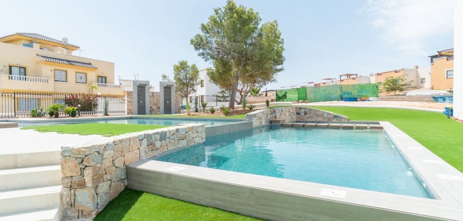 2 bedroom Bungalow for sale in Torrevieja with pool - € 340,000 (Ref: 9632673)