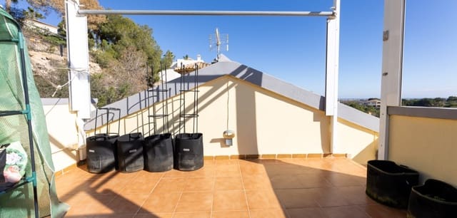 4 soveværelse Villa til salg i Las Ramblas Golf, Orihuela med swimmingpool - € 299.000 (Ref: 9634780)