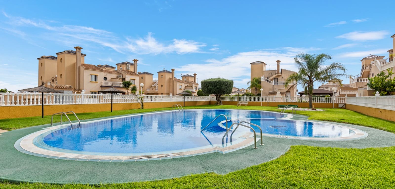 2 Zimmer Apartment zu verkaufen in Orihuela Costa mit Pool - 179.000 € (Ref: 9640597)