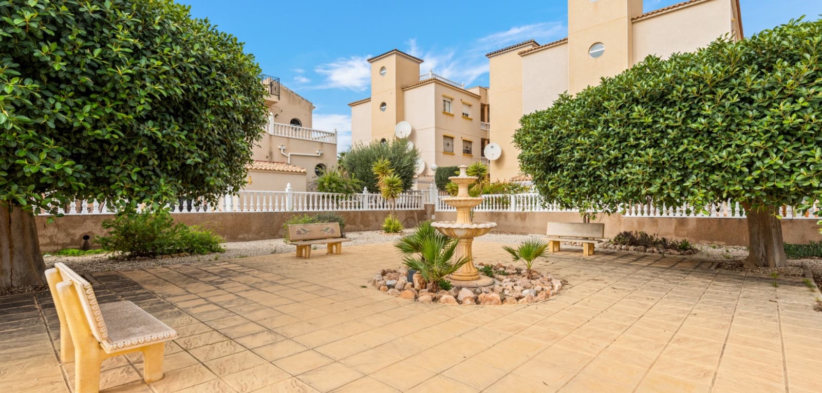 2 Zimmer Apartment zu verkaufen in Orihuela Costa mit Pool - 179.000 € (Ref: 9640597)