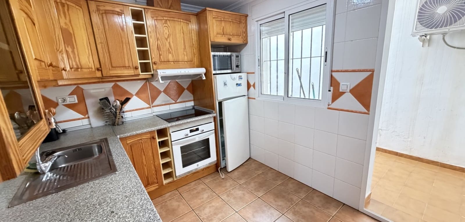 2 slaapkamer Bungalow te koop in Cabo Roig met zwembad - € 235.000 (Ref: 9645599)