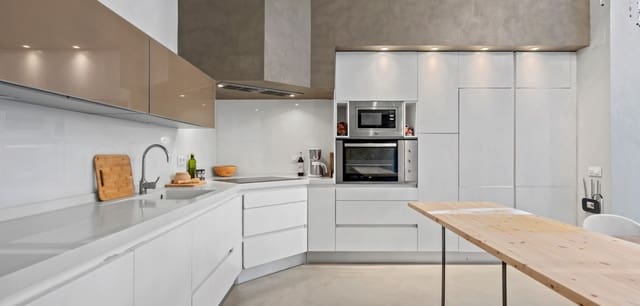 6 quarto Moradia para venda em Altea com piscina - 985 000 € (Ref: 9649861)