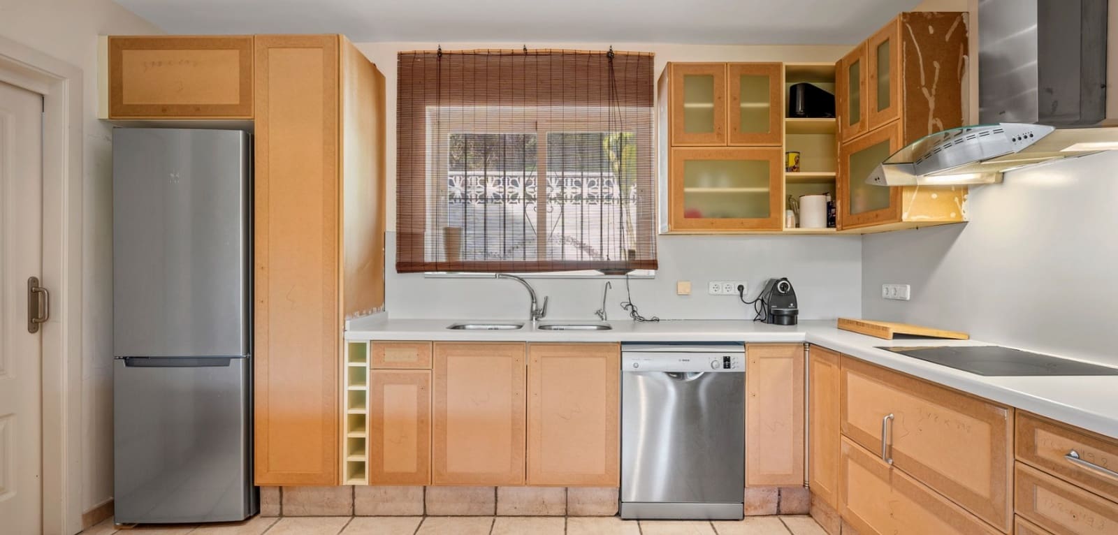 6 quarto Moradia para venda em Altea com piscina - 985 000 € (Ref: 9649861)