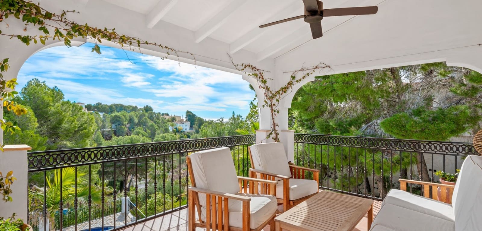 6 quarto Moradia para venda em Altea com piscina - 985 000 € (Ref: 9649861)