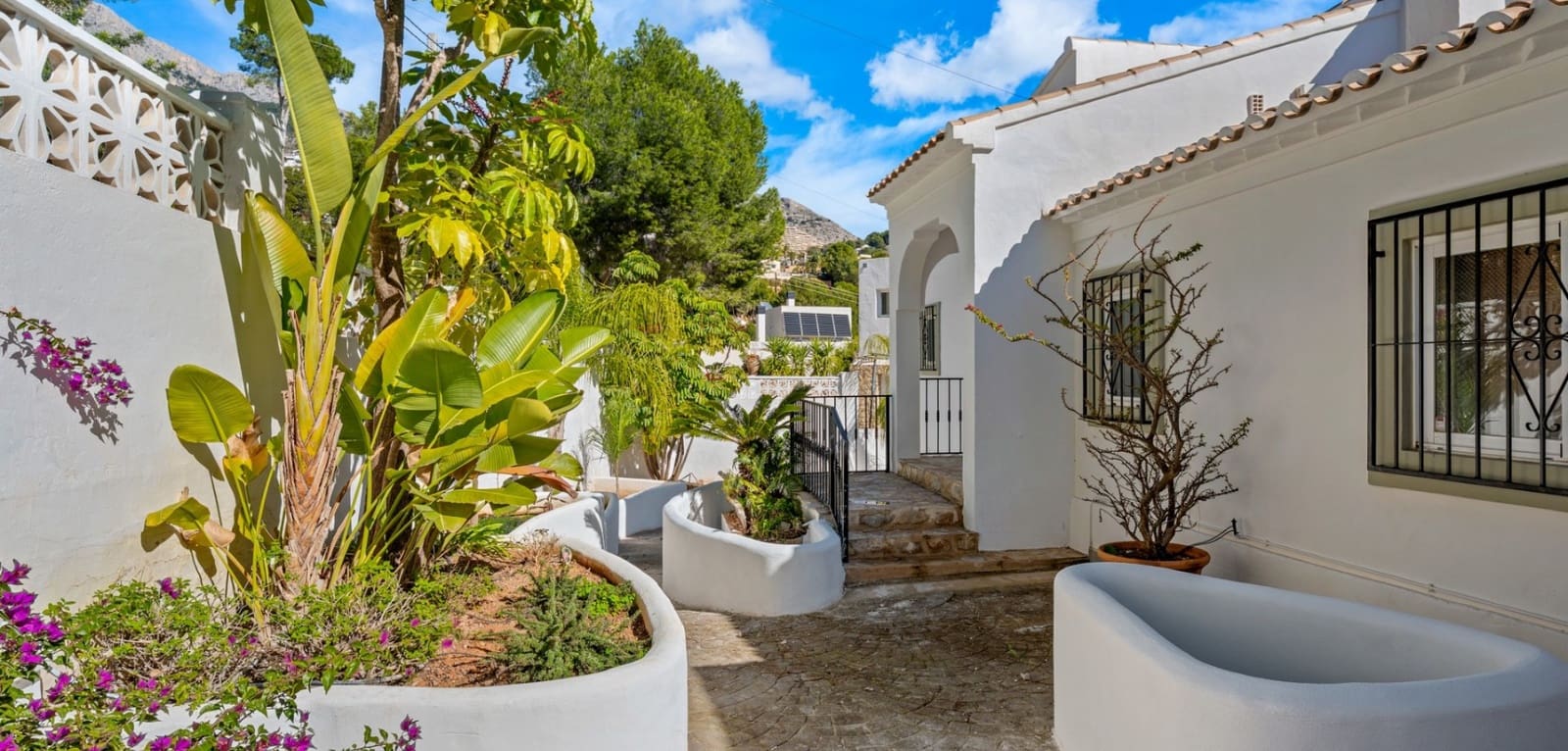 6 quarto Moradia para venda em Altea com piscina - 985 000 € (Ref: 9649861)