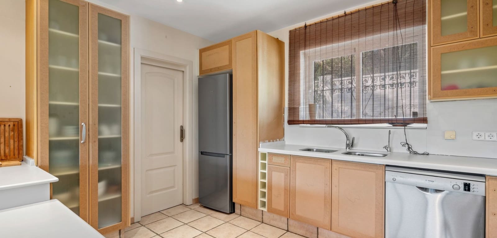 6 quarto Moradia para venda em Altea com piscina - 985 000 € (Ref: 9649861)