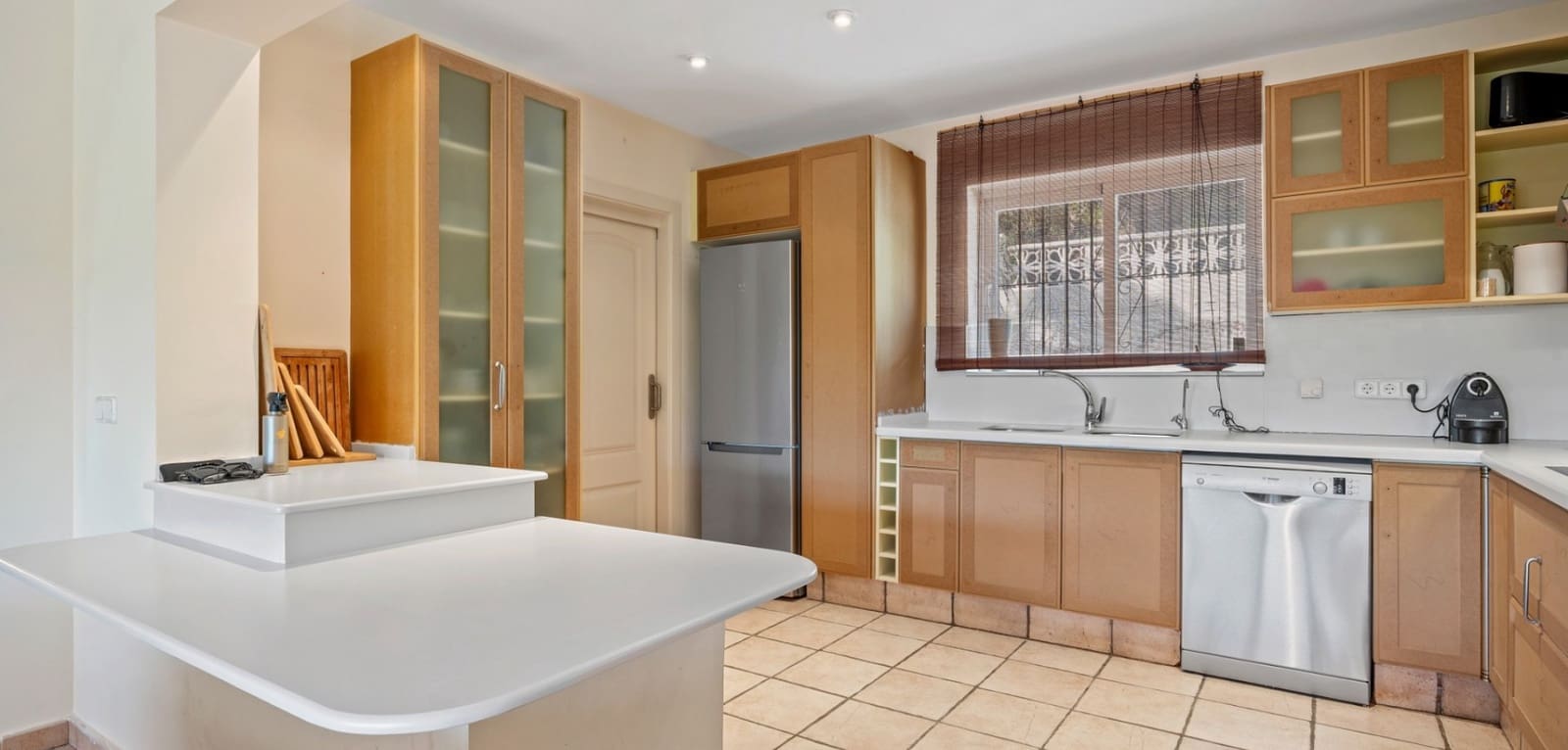 6 quarto Moradia para venda em Altea com piscina - 985 000 € (Ref: 9649861)