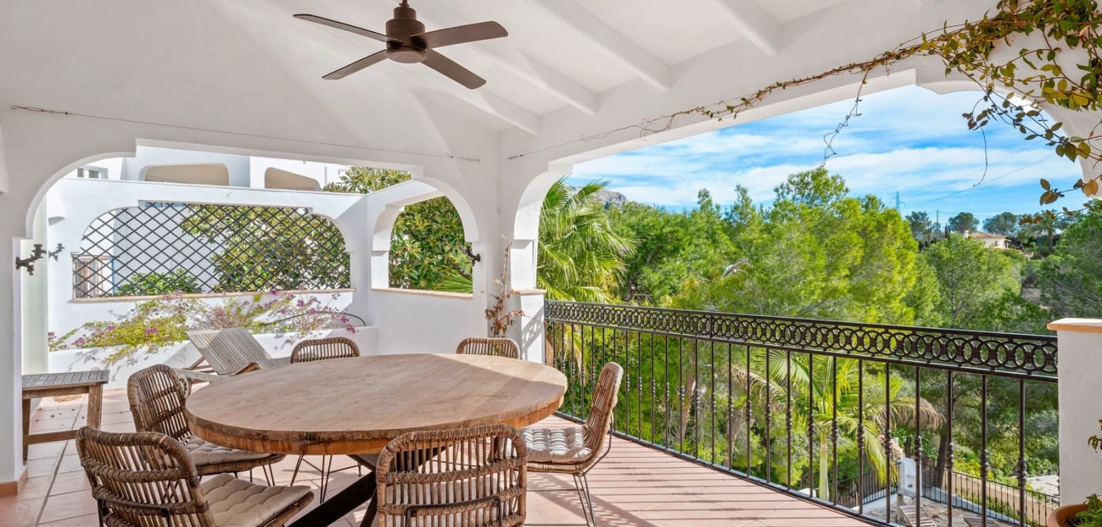 6 quarto Moradia para venda em Altea com piscina - 985 000 € (Ref: 9649861)