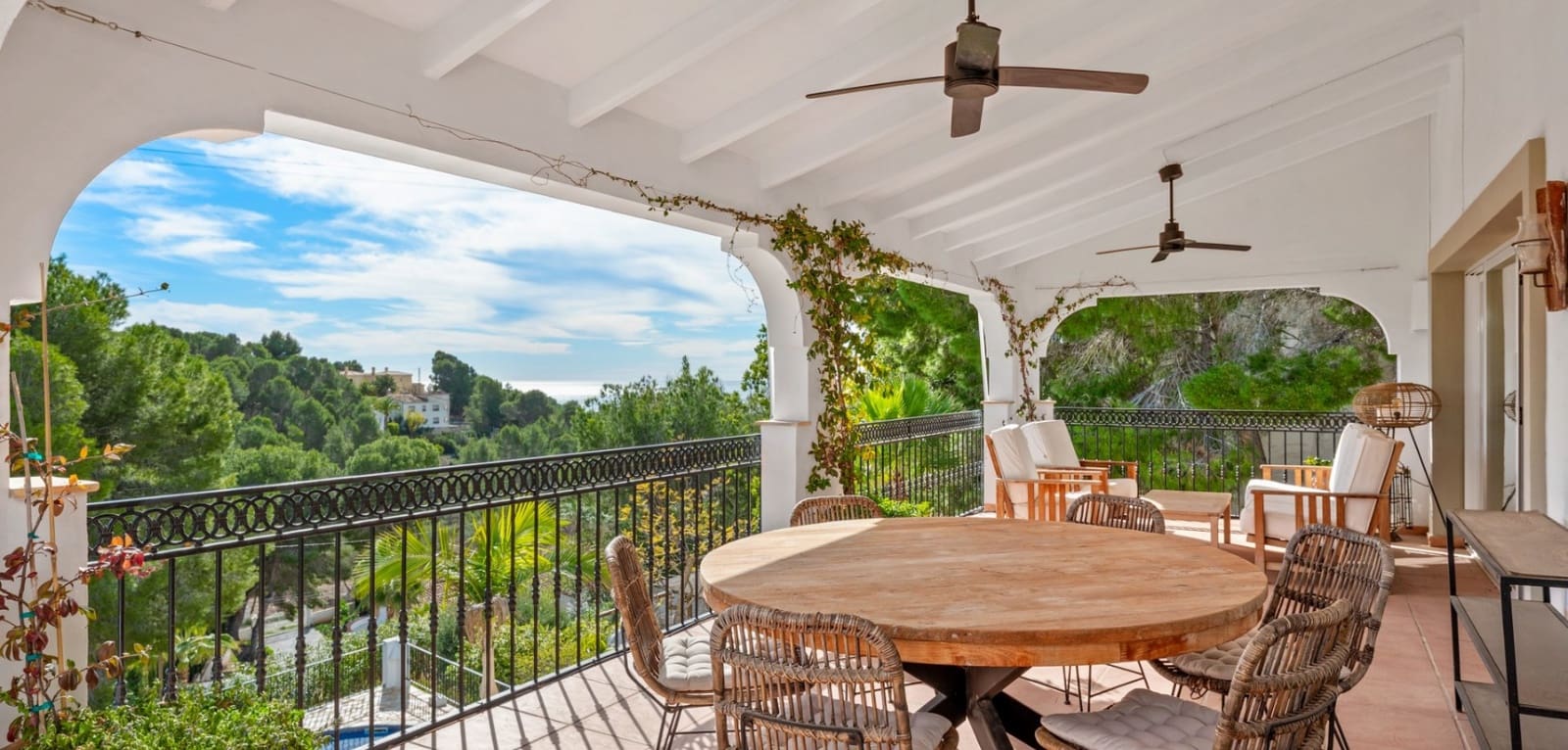 6 quarto Moradia para venda em Altea com piscina - 985 000 € (Ref: 9649861)