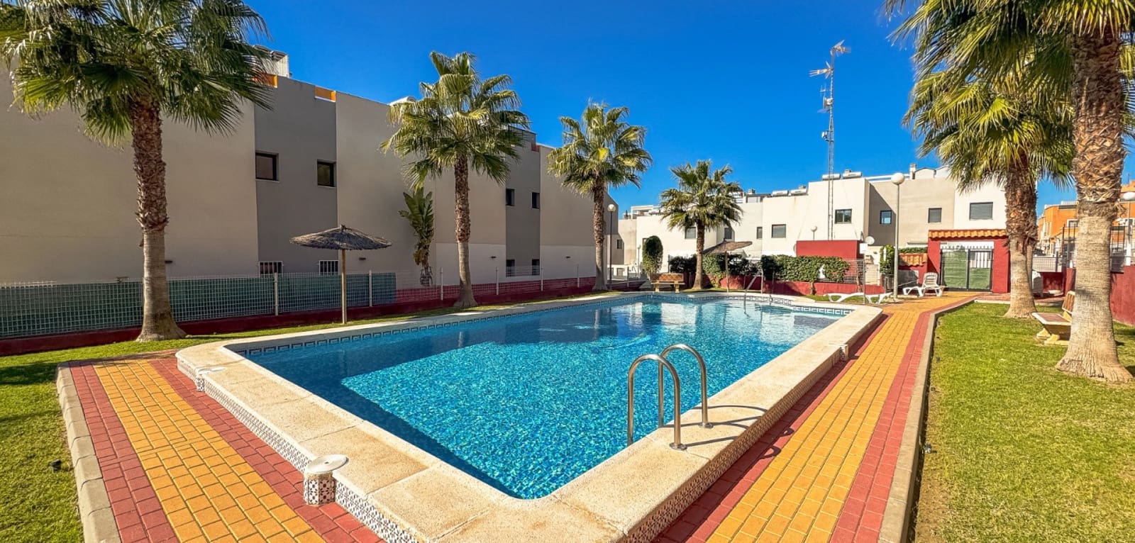 2 sypialnia Bungalow na sprzedaż w Los Altos z basenem - 265 000 € (Ref: 9656495)