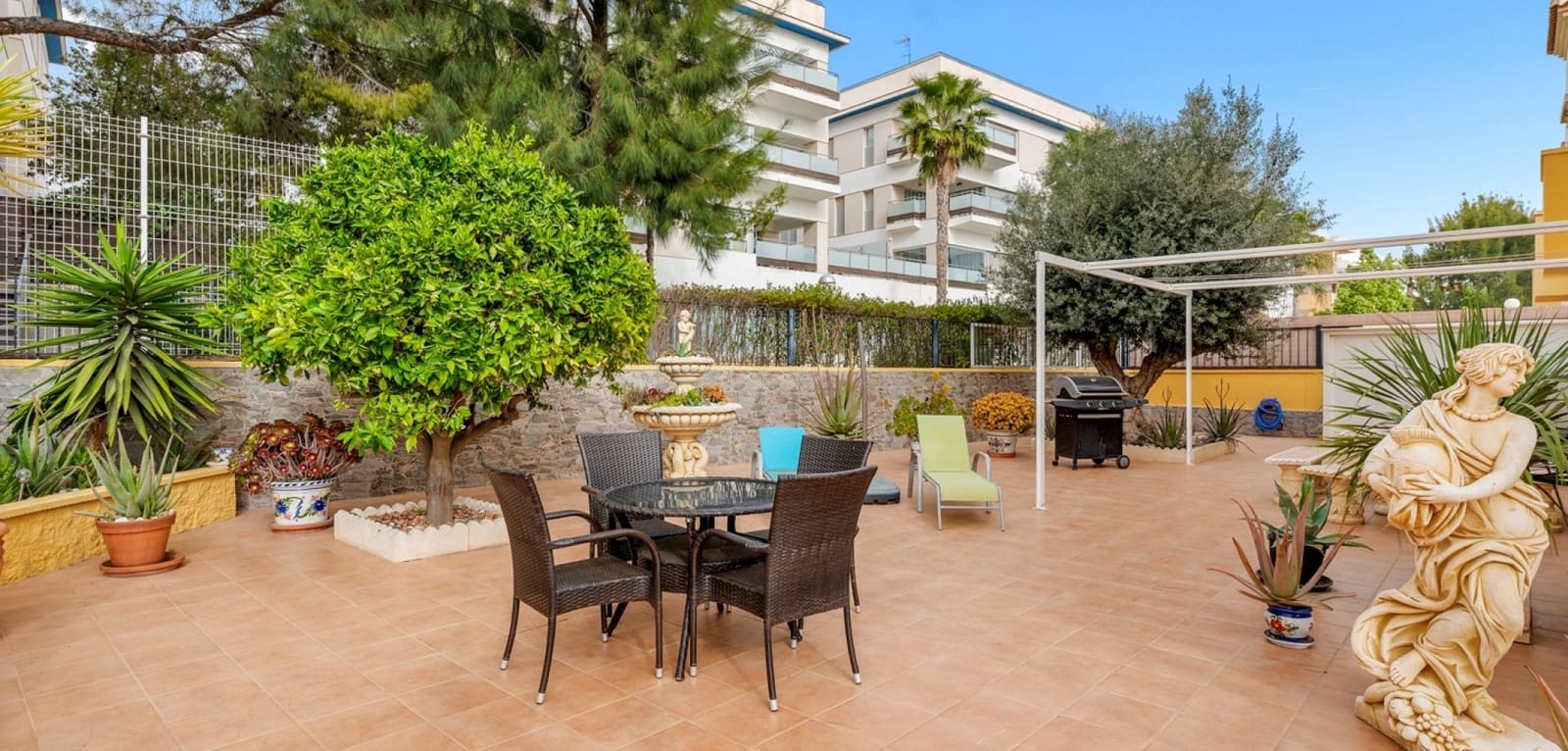 3 Zimmer Haus zu verkaufen in Villamartin mit Pool - 345.000 € (Ref: 9672163)