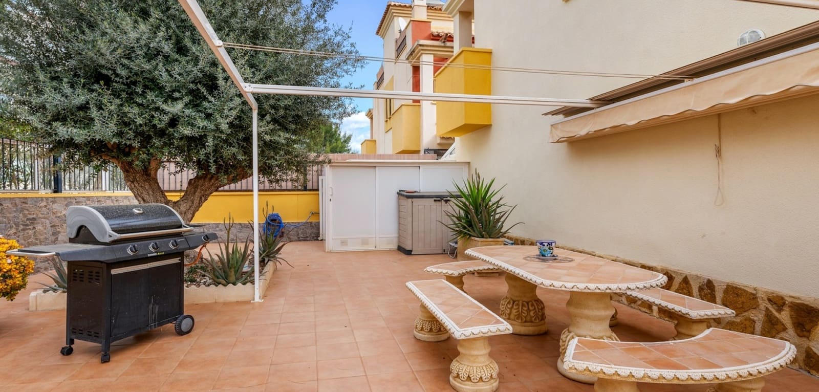 3 Zimmer Haus zu verkaufen in Villamartin mit Pool - 345.000 € (Ref: 9672163)