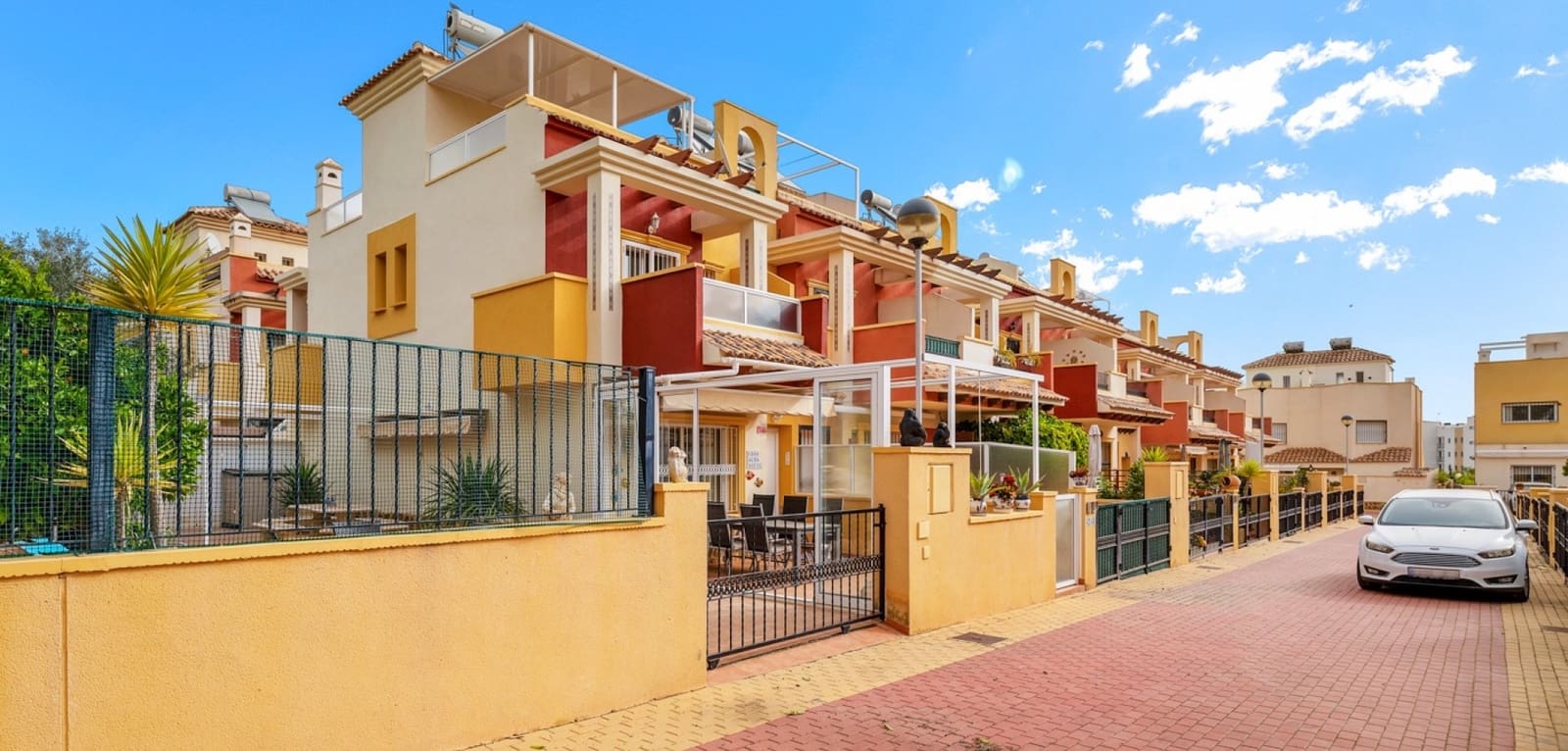 3 Zimmer Haus zu verkaufen in Villamartin mit Pool - 345.000 € (Ref: 9672163)