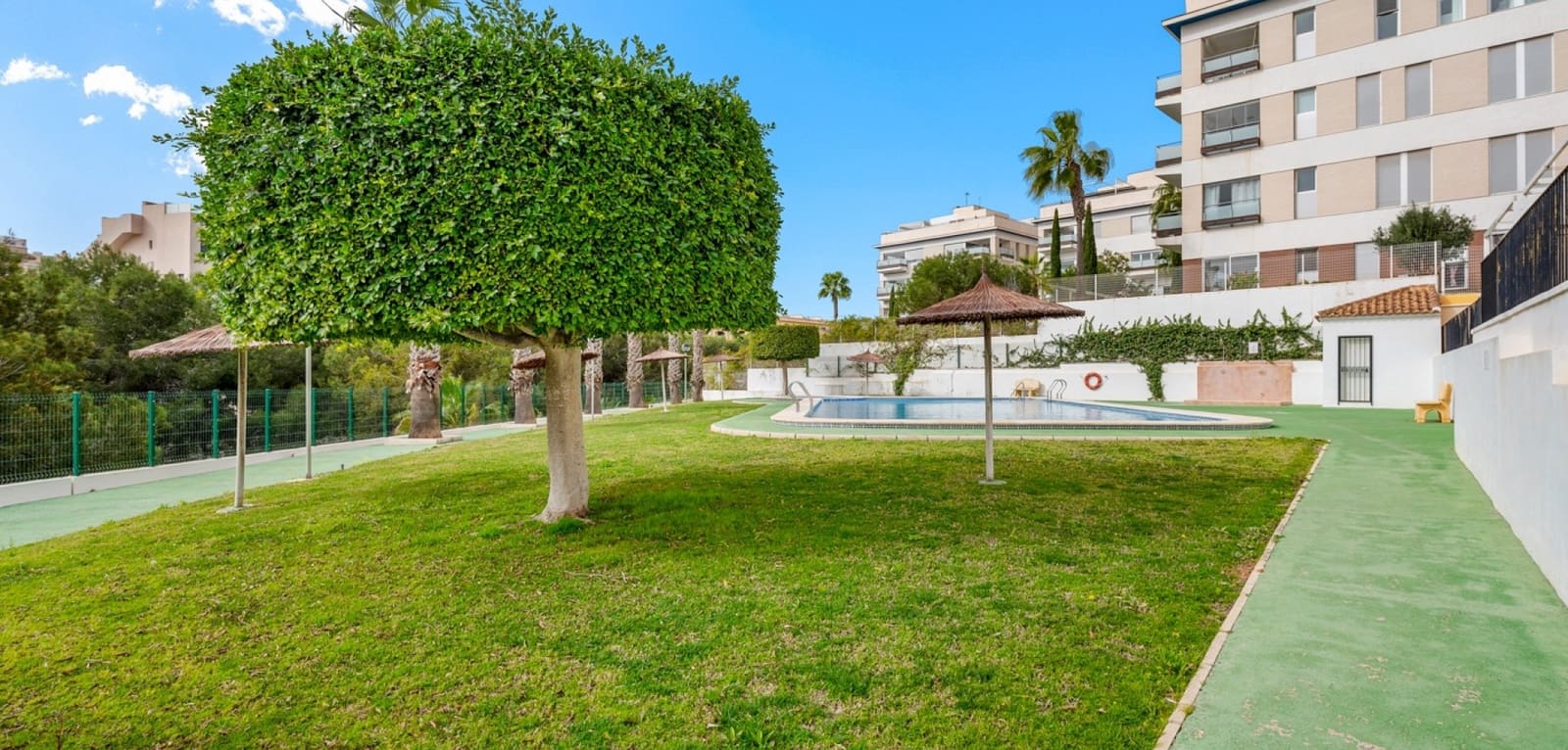 3 Zimmer Haus zu verkaufen in Villamartin mit Pool - 345.000 € (Ref: 9672163)