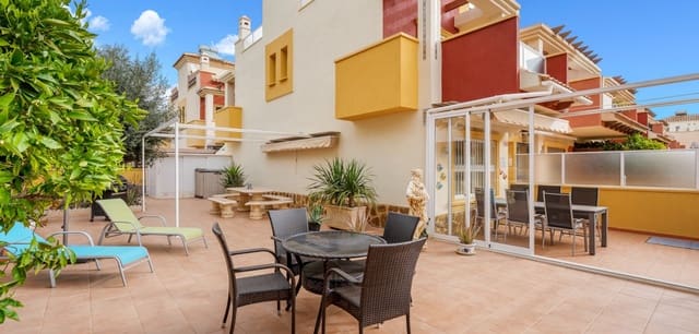 3 soverom Hus til salgs i Villamartin, Orihuela med svømmebasseng - € 345 000 (Ref: 9672163)