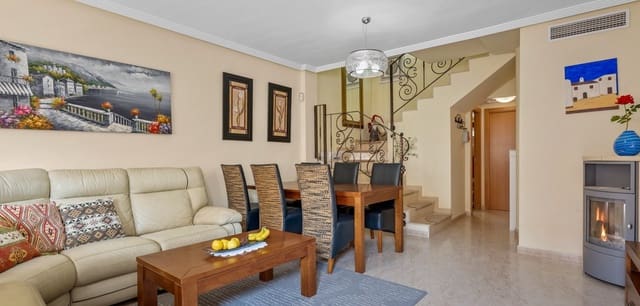 3 soverom Hus til salgs i Villamartin, Orihuela med svømmebasseng - € 345 000 (Ref: 9672163)