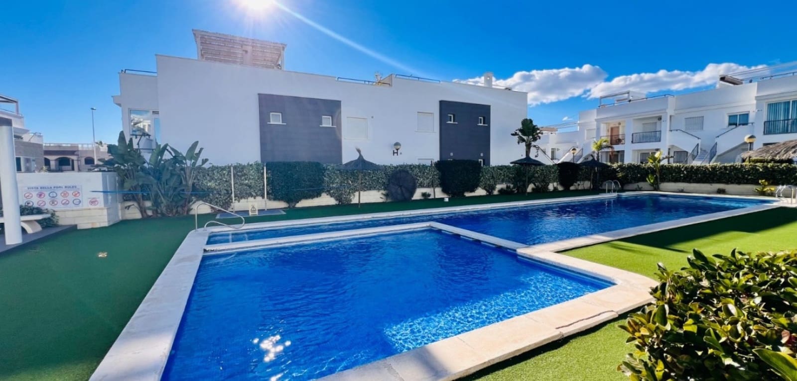 2 Zimmer Bungalow zu verkaufen in Torrevieja mit Pool - 199.500 € (Ref: 9684047)