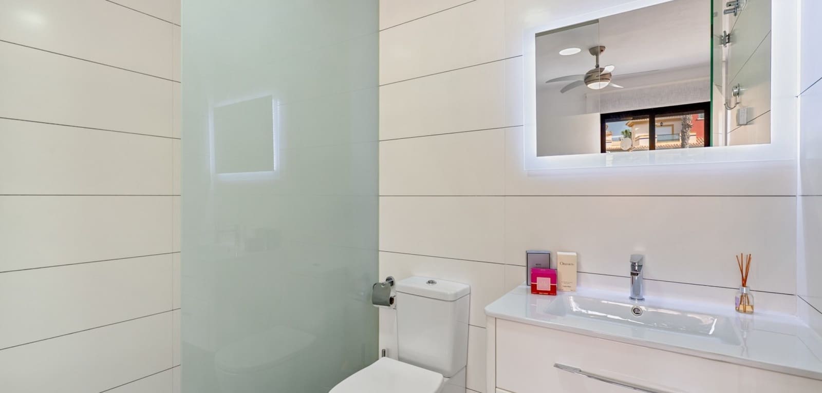 2 bedroom Apartment for sale in Villamartin with pool - € 234,900 (Ref: 9684048)