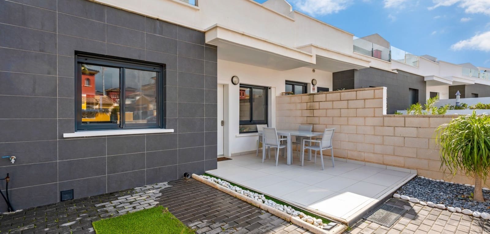 2 bedroom Apartment for sale in Villamartin with pool - € 234,900 (Ref: 9684048)